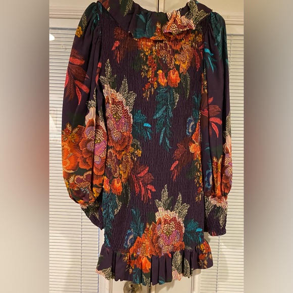 NWT farm rio flower scarves smocked mini dress. SZ M - Picture 3 of 5
